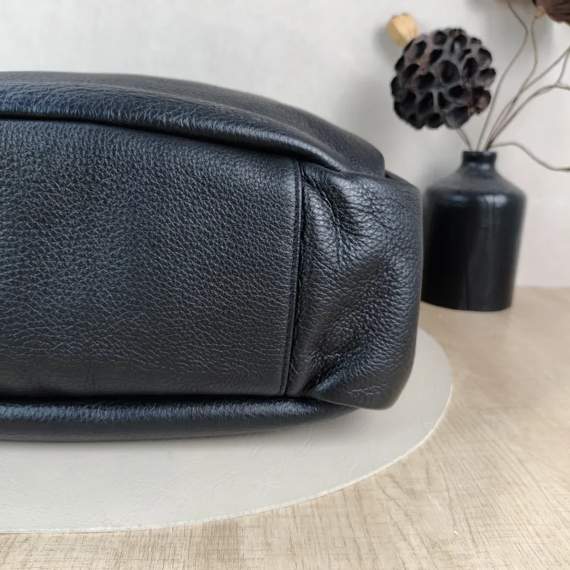 SAINT LAURENT Shoulder Bag LE 5 À 7 BEA Black One Size36 × 11 × 28 cm — detail view 11 of 12