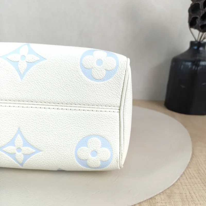 Louis Vuitton Crossbody Bag Speedy20 White · Blue Empreinte Embossed Calfskin Small 20.5 × 12 × 13.5 cm — detail view 4 of 13