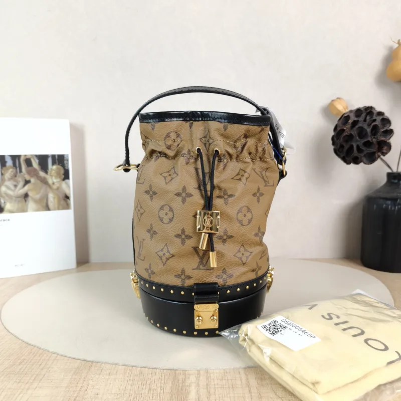 Louis Vuitton Shoulder Bag Petit Noe Edition Bucket Bag Monogram PVC One Size 13.5 × 13.5 × 22 cm — cover view 4 of 6