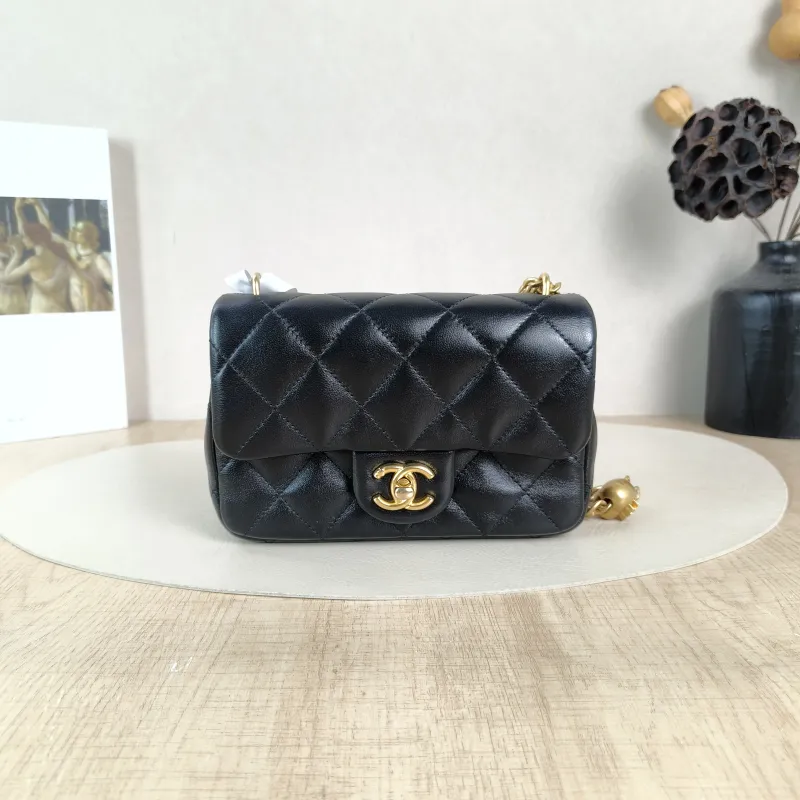 Chanel Crossbody Bag Classic Flap Mini CF Mini Lambskinmini17 × 8 × 13.5 cm