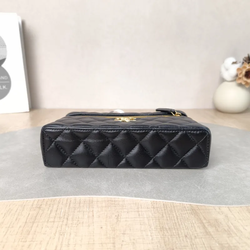 Chanel Crossbody Bag lp Box Bag Black Lambskin One Size 19.5 × 5 × 17 cm — cover view 2 of 6