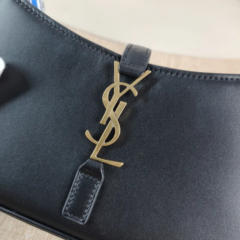 SAINT LAURENT Shoulder Bag LE 5 À 7 Black Calfskin Mini 19 × 4.5 × 11.5 cm — detail view 3 of 10