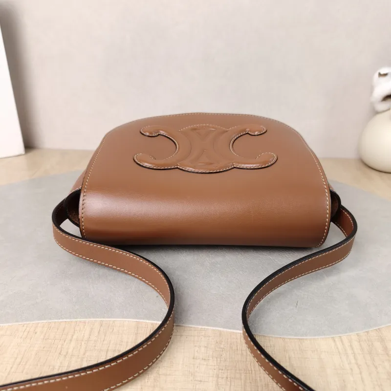 CELINE Crossbody Bag FOLCO TRIOMPHE Caramel Calfskin One Size 18.5 × 7 × 15 cm — detail view 10 of 12