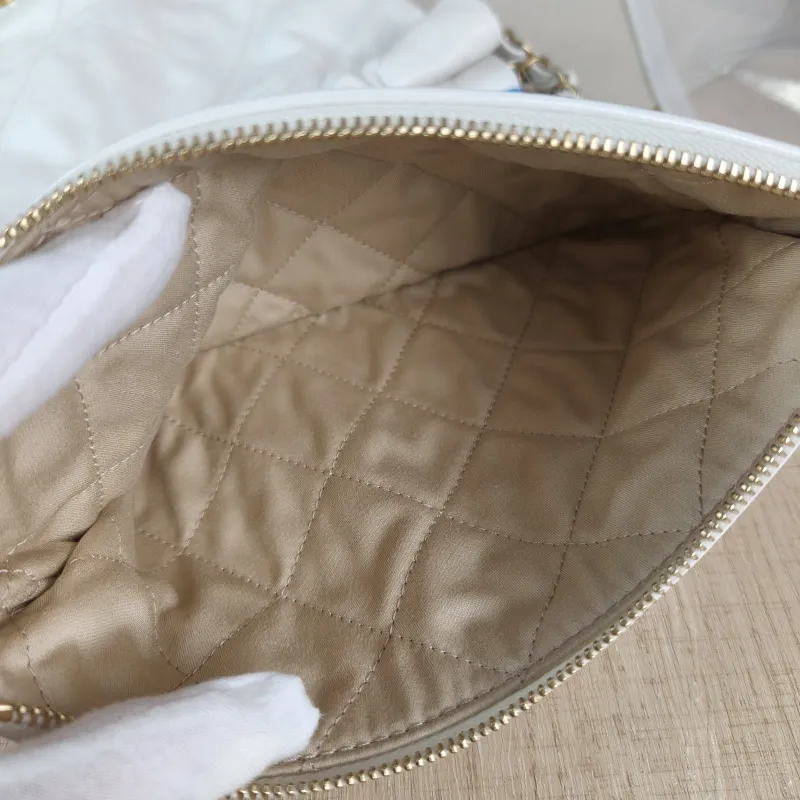 Chanel Shoulder Bag 22Bag White CC alfskin Small 35 × 7 × 37 cm — detail view 11 of 13
