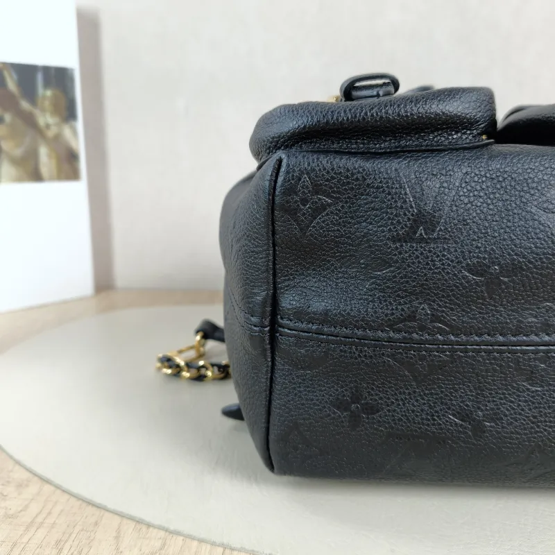 Louis Vuitton Backpack Backup Backpack Black Calfskin One Size20 × 14 × 22 cm — detail view 4 of 13