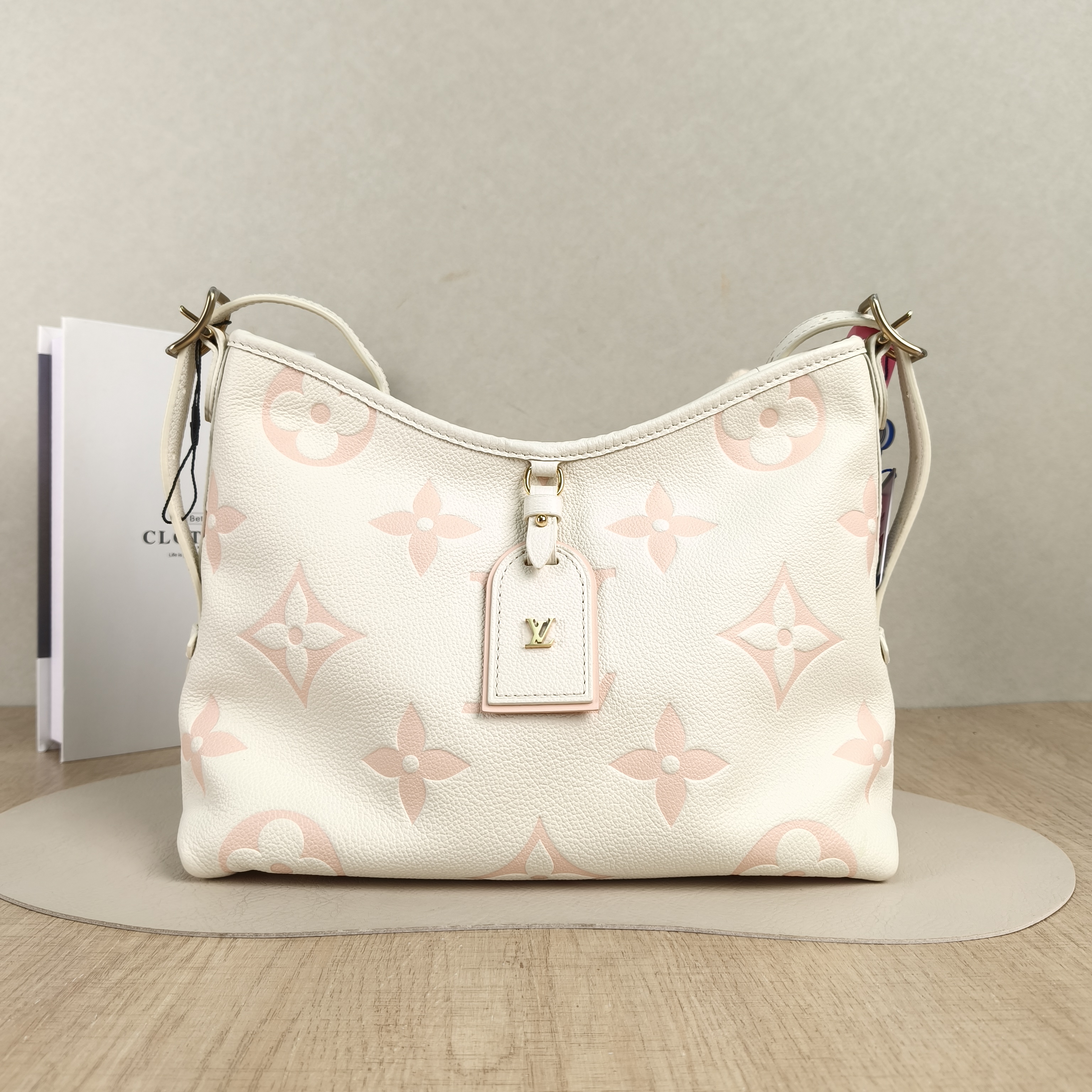 Louis Vuitton Crossbody Bag Carryall White · Pink Calfskin Small29.5 × 12 × 24 cm