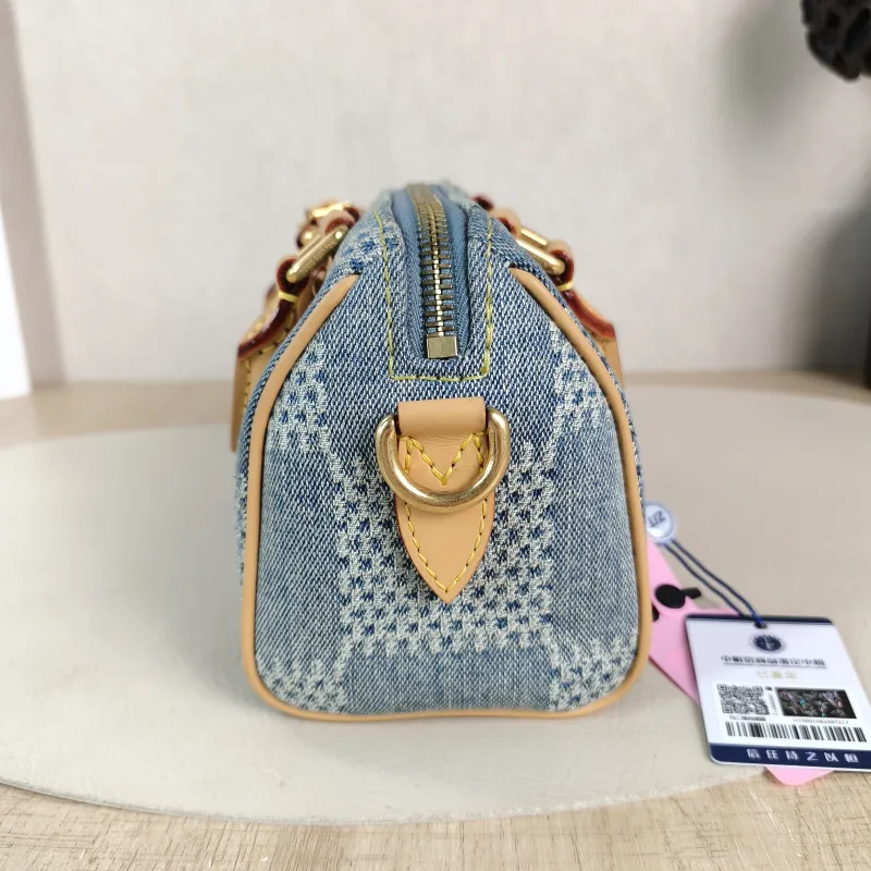 Louis Vuitton Crossbody Bag Speedy Nano Blue nano 16 × 7.5 × 10 cm — detail view 3 of 11