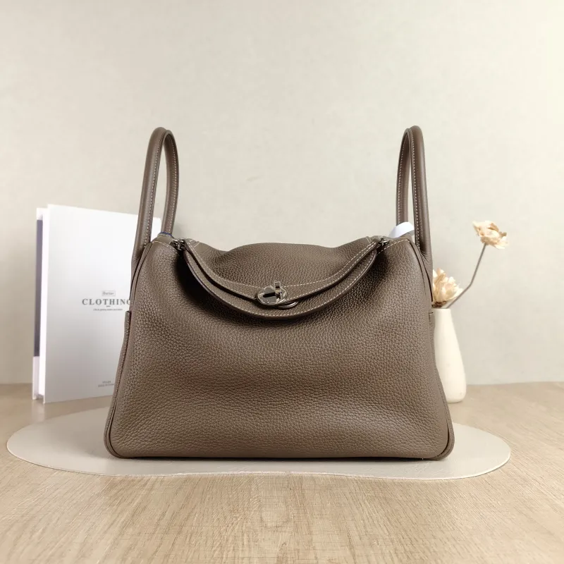 Hermès Shoulder Bag Lindy 30 Clemence Taurillon TC Calfskin Medium30 × 15 × 19 cm
