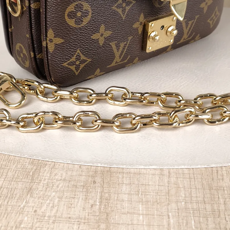 Louis Vuitton Crossbody Bag Pochette Métis East West Monogram PVC Small 21.5 × 6 × 13.5 cm — detail view 9 of 17