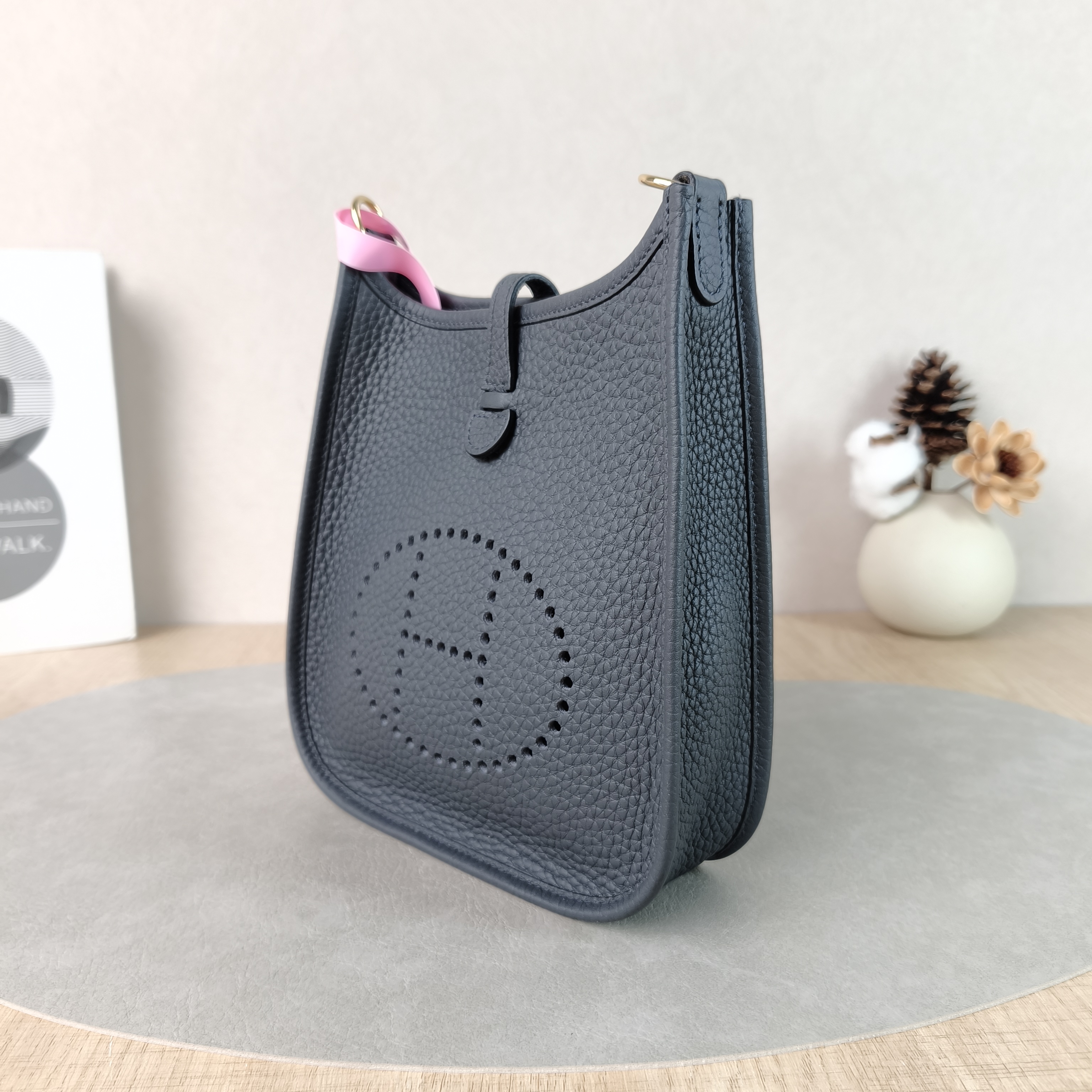 Hermès Crossbody Bag Evelyne Mini 16 Mini 16H0 Taurillon Clemence TC Calfskinmini17 × 5.5 × 18 cm — cover view 4 of 6