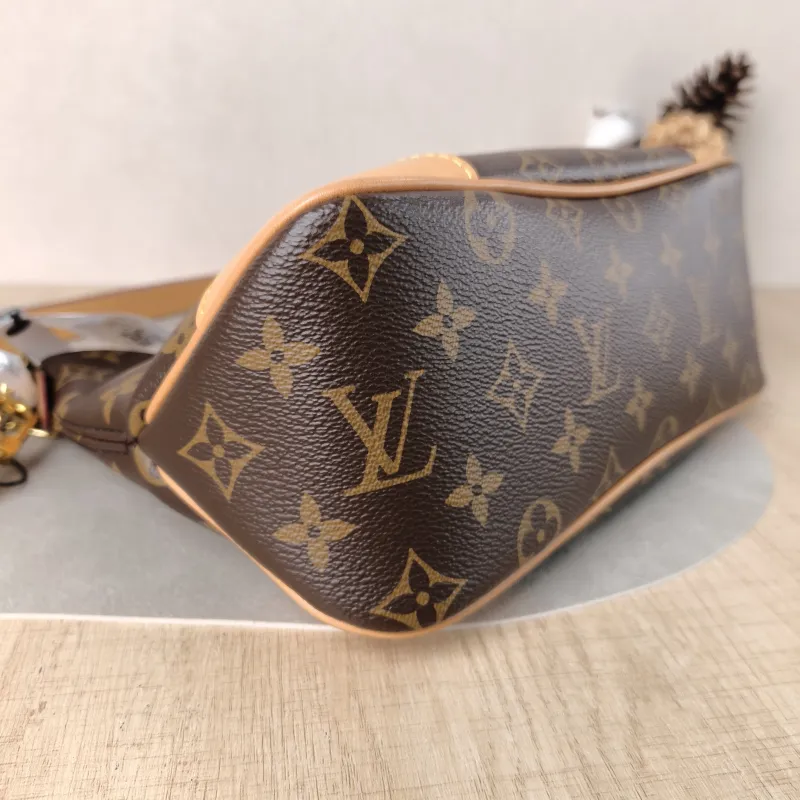 Louis Vuitton Crossbody Bag Boulogne PVC Small 26 × 9.5 × 16 cm — detail view 5 of 11