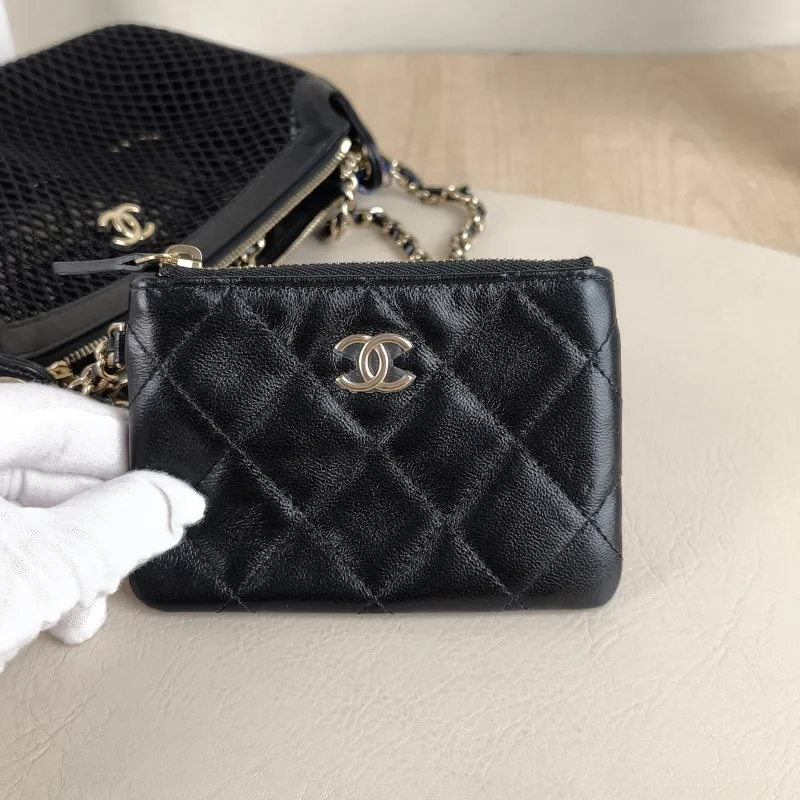 Chanel Crossbody Bag Black Lambskin One Size 21.5 × 5 × 15 cm — detail view 6 of 10