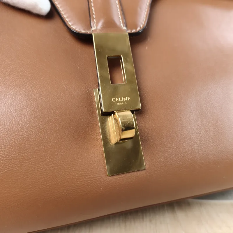 CELINE Shoulder Bag Soft 16Shoulder Bag Caramel Calfskin Small 23 × 9 × 15 cm — detail view 6 of 14