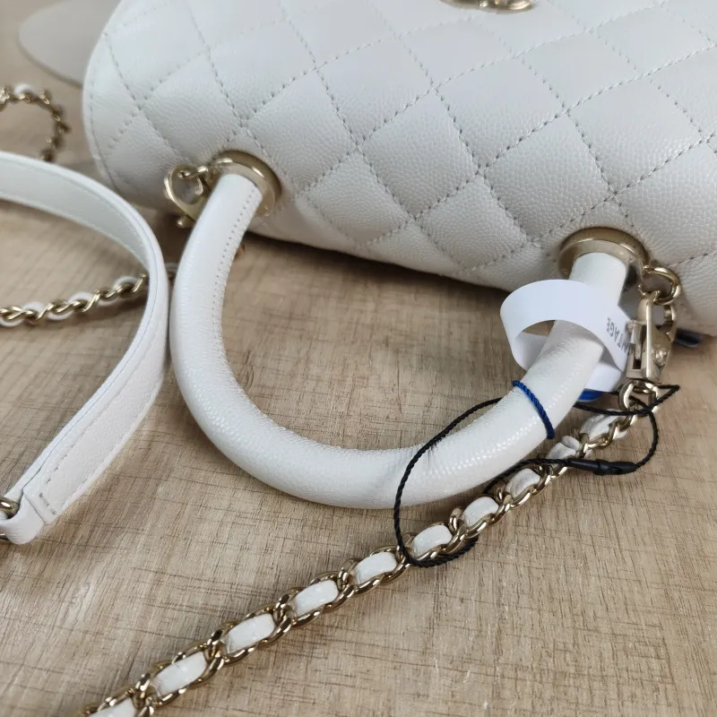 Chanel Top Handle Bag Coco Handle​White Grained Calfskin Small24 × 10 × 14 cm — detail view 9 of 14