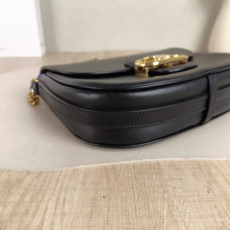 CELINE Crossbody Bag Maillon Triomphe Black Calfskin Medium 22 × 6 × 17 cm — detail view 8 of 11