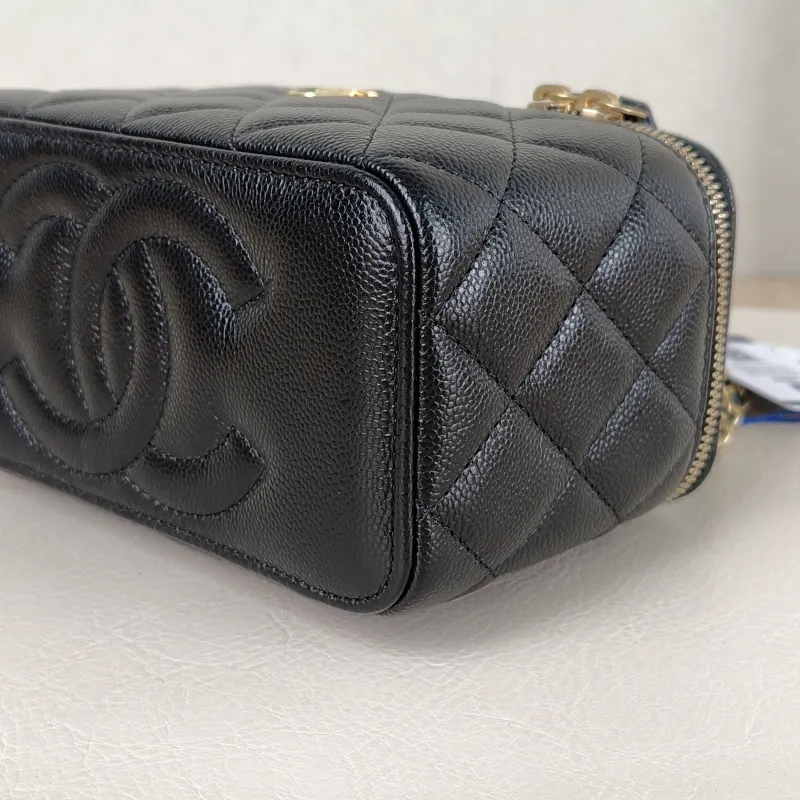 Chanel Crossbody Bag Edition Black Grained Calfskinmini16 × 8 × 9.5 cm — detail view 15 of 15