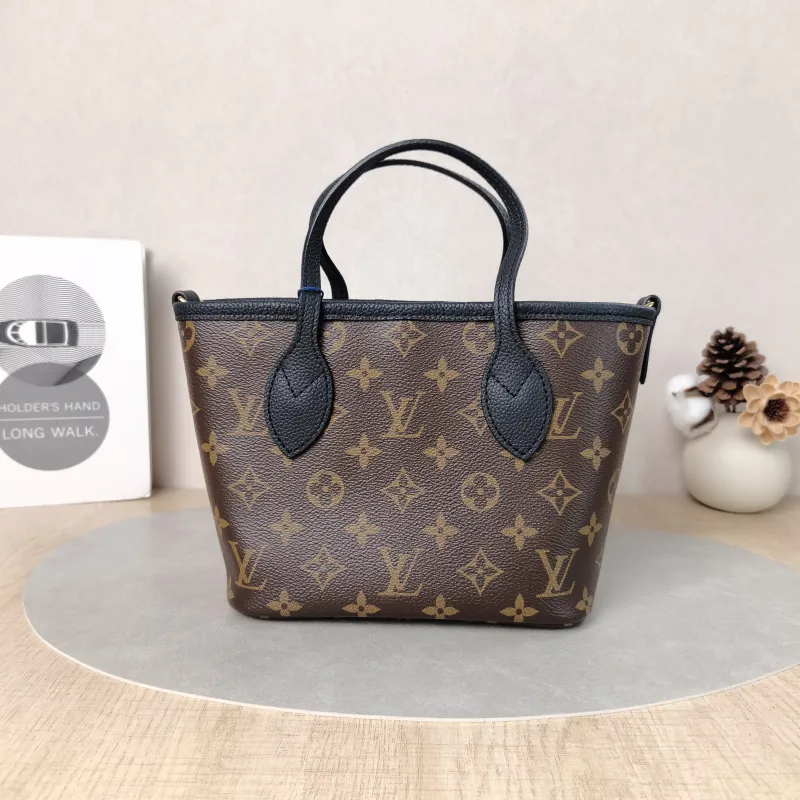 Louis Vuitton Crossbody Bag NEVERFULL INSIDE OUT BB Black PVC · Calfskin BB26.5 × 11 × 16.5 cm