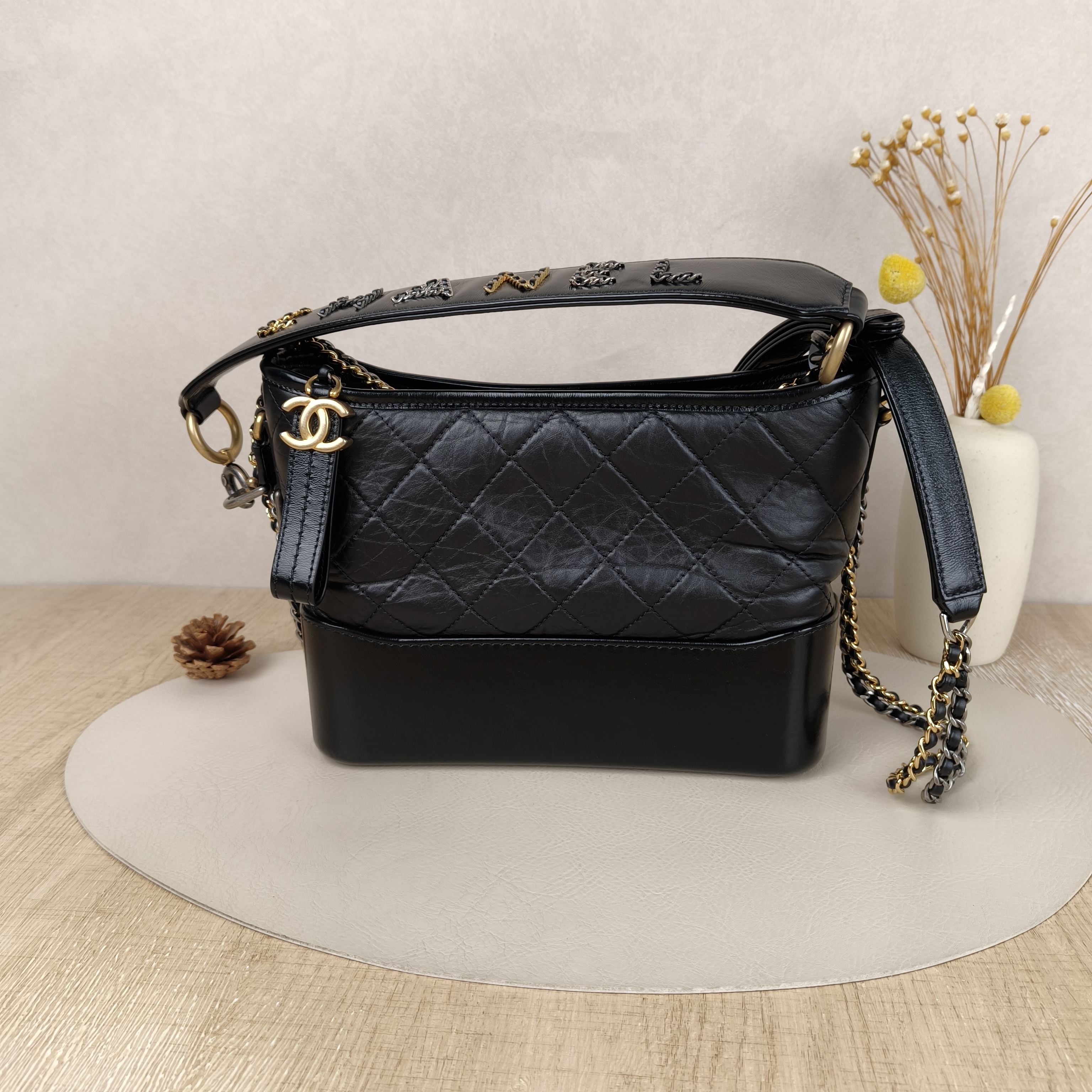 Chanel Crossbody Bag Gabrielle Gabrielle Bag Black CC alfskin Medium26 × 9 × 20 cm — cover view 4 of 9