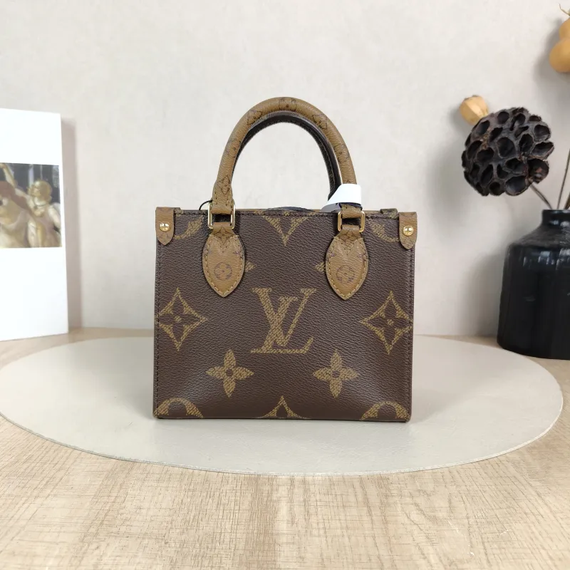 Louis Vuitton Crossbody Bag Onthego BB Monogram PVC BB 18 × 8.5 × 15 cm