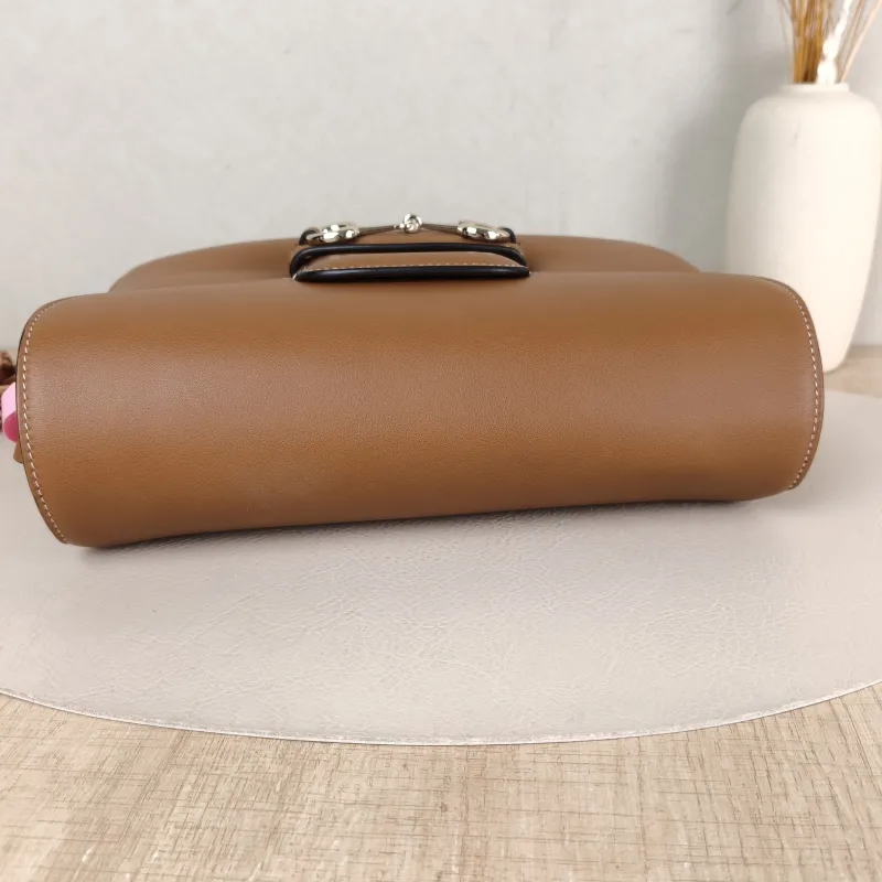 GUCCI Crossbody Bag Horsebit 1955 Horsebit Medium Caramel Calfskin Medium 25 × 8 × 18 cm — detail view 13 of 14