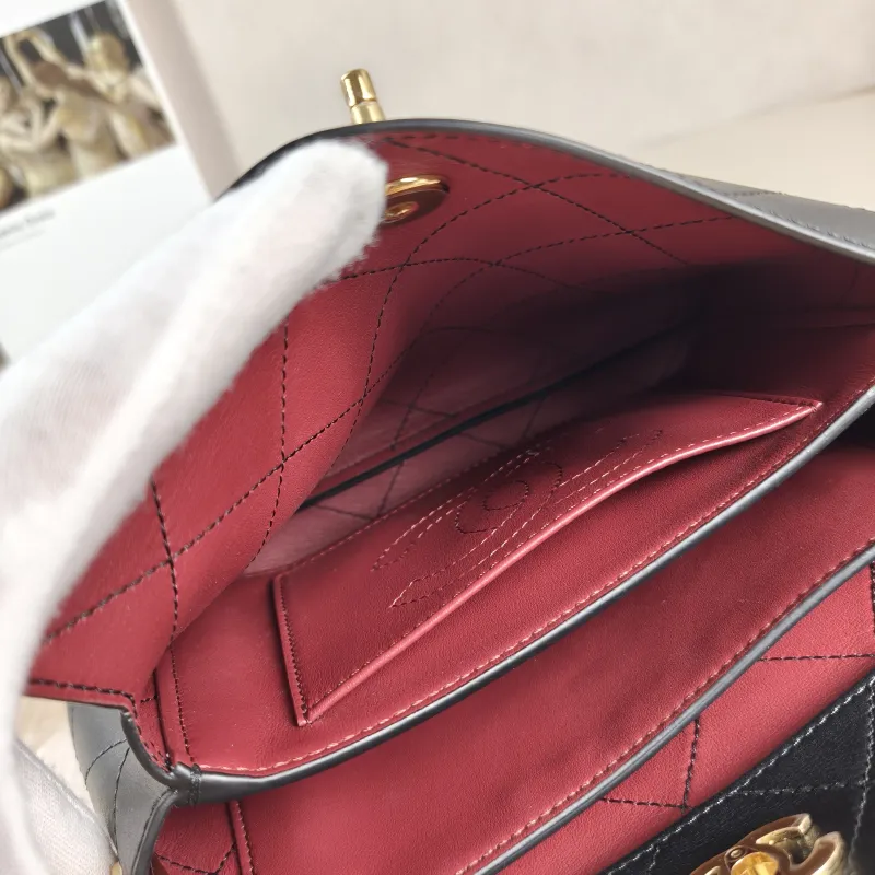 Chanel Crossbody Bag c Logo Black Calfskin One Size 23 × 7.5 × 16 cm — detail view 5 of 13