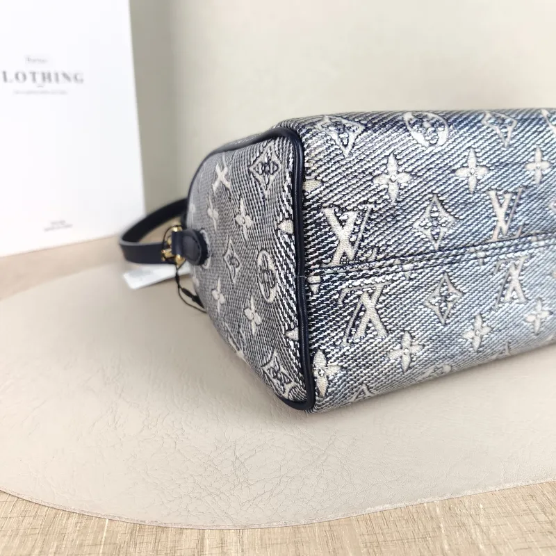 Louis Vuitton Crossbody Bag Speedy20 Grey Calfskin One Size 20.5 × 12 × 13.5 cm — detail view 1 of 10