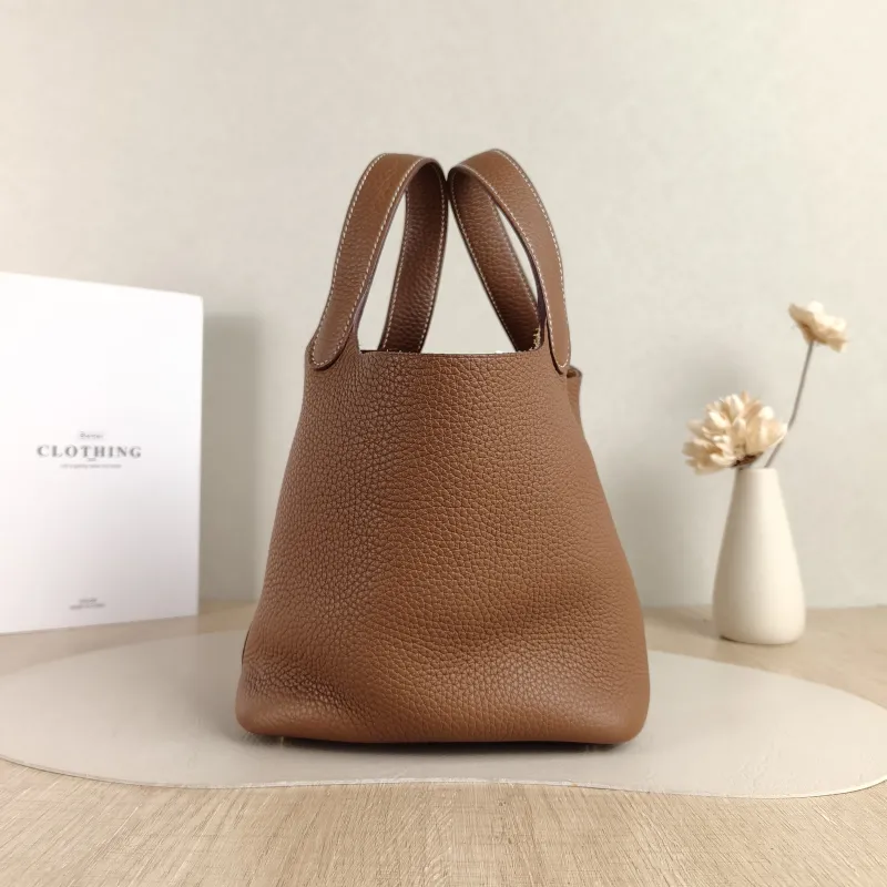 Hermès Top Handle Bag Picotin Lock 18 18 TC Calfskin Small 18 × 13 × 19 cm B — detail view 3 of 10