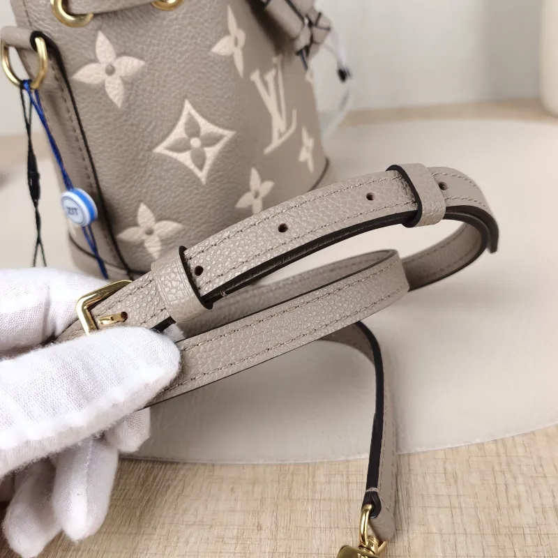 Louis Vuitton Crossbody Bag NANO NOÉ Bucket Bag Nano · White Empreinte Embossed Calfskin nano 13 × 10 × 16 cm — detail view 6 of 9