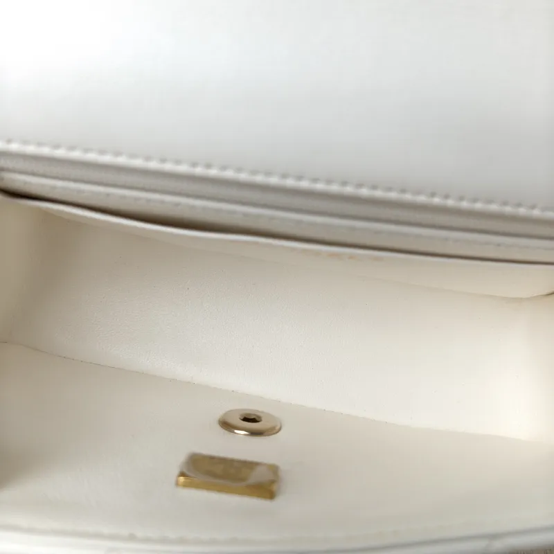 Chanel Crossbody Bag mini White Lambskin mini 20 × 6 × 12 cm — detail view 7 of 14