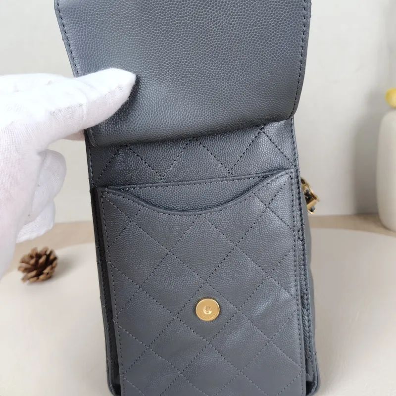 Chanel Shoulder Bag25Bag Grey Calfskin Small26 × 14 × 30 cm — detail view 6 of 14