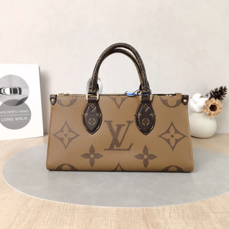 Louis Vuitton Crossbody Bag Onthego East West Monogram PVC Small25 × 10 × 13 cm