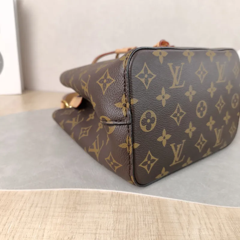 Louis Vuitton Crossbody Bag NÉONOÉ Bucket Bag BB Monogram PVC BB 20 × 13 × 20 cm — detail view 13 of 13