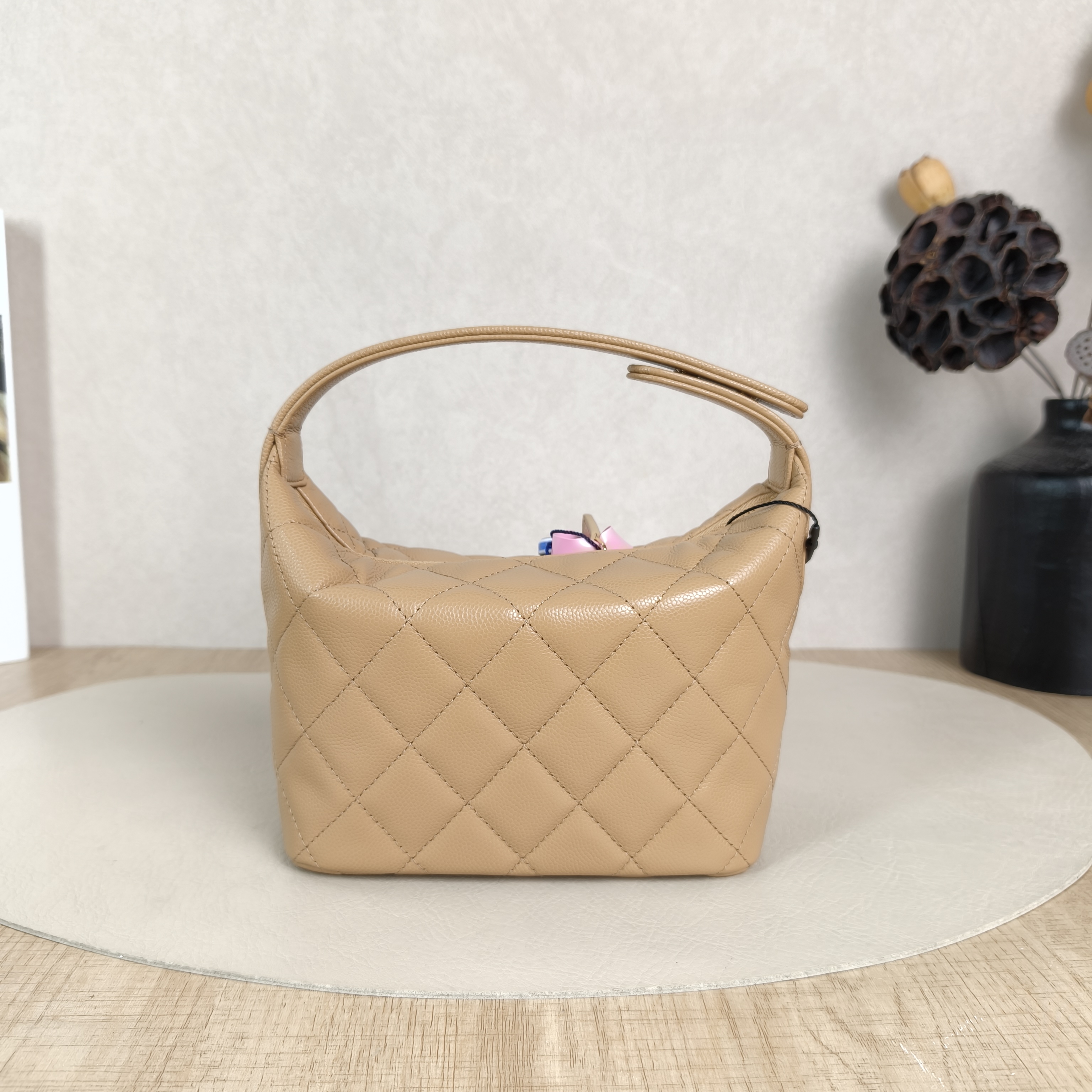 Chanel Crossbody Bag25a Gold-Tone Hardware Taupe Grained Calfskin One Size16 × 6 × 13.5 cm — cover view 2 of 5