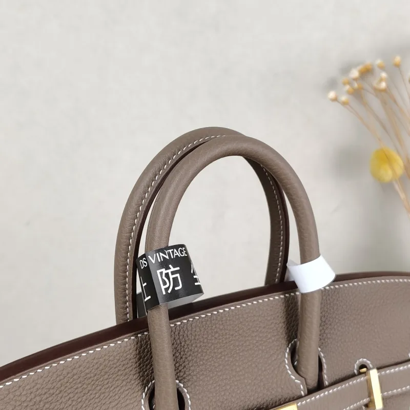 Hermès Top Handle Bag Birkin 25 Gold-Tone Hardware 18Etoupe Togo Calfskin Small 25 × 13 × 20 cm K — detail view 7 of 12