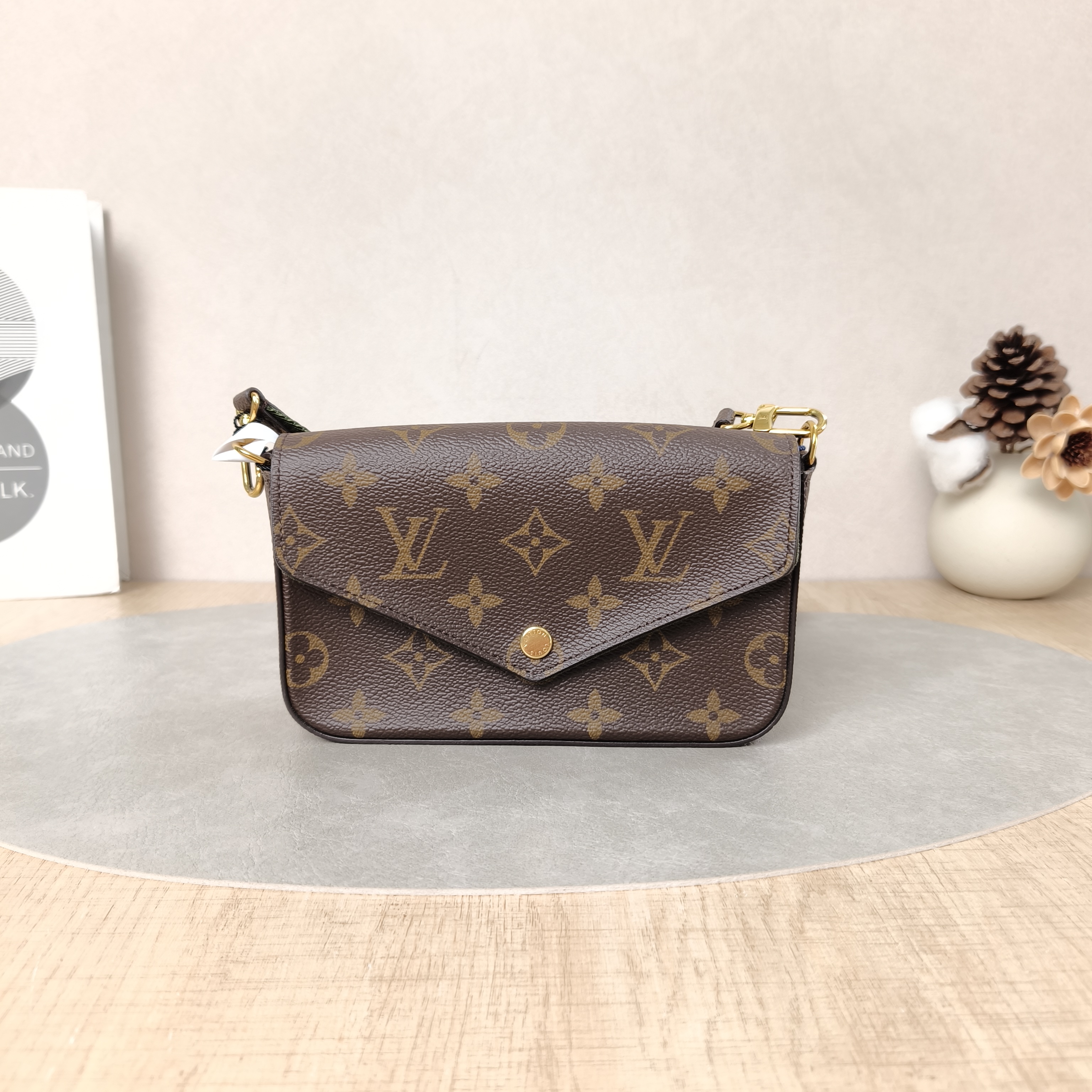 Louis Vuitton Crossbody Bag FÉLICIE STRAP & GO Monogram PVC Small17 × 3.5 × 9.6 cm