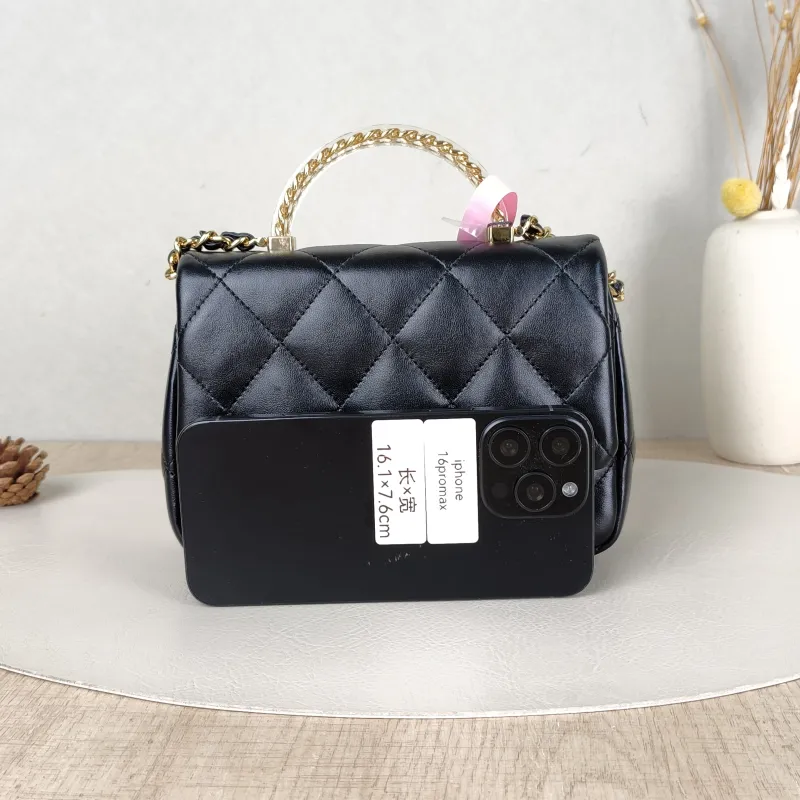Chanel Crossbody Bag Black Lambskinmini19 × 6 × 12 cm — cover view 2 of 5