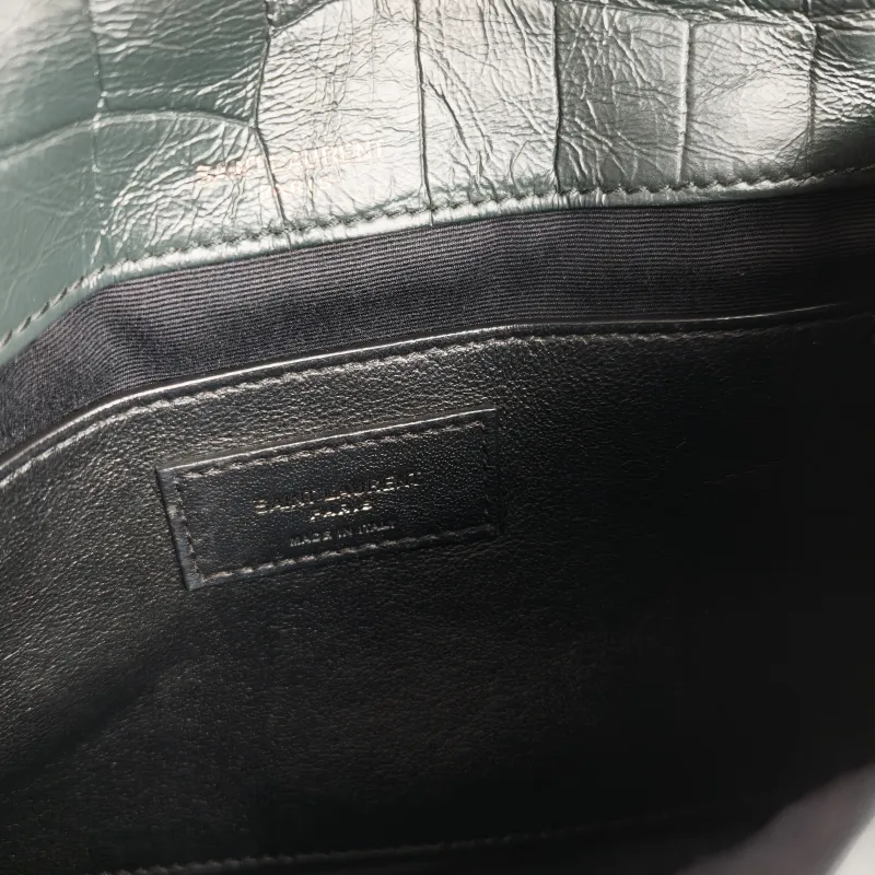 SAINT LAURENT Crossbody Bag Niki D Green Waxed Leather Small 21 × 7.5 × 16 cm — detail view 3 of 12