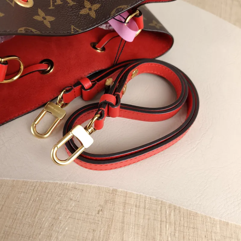 Louis Vuitton Shoulder Bag NÉONOÉ Bucket Bag PVC Medium 26 × 17.5 × 26 cm Conditioned — detail view 10 of 10