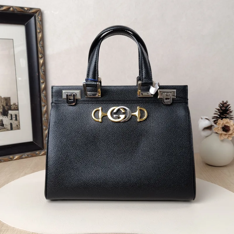 GUCCI zumi Shoulder Bag Small Black Calfskin · Shoulder Strap Dust Bag · 27 × 10 × 22 cm