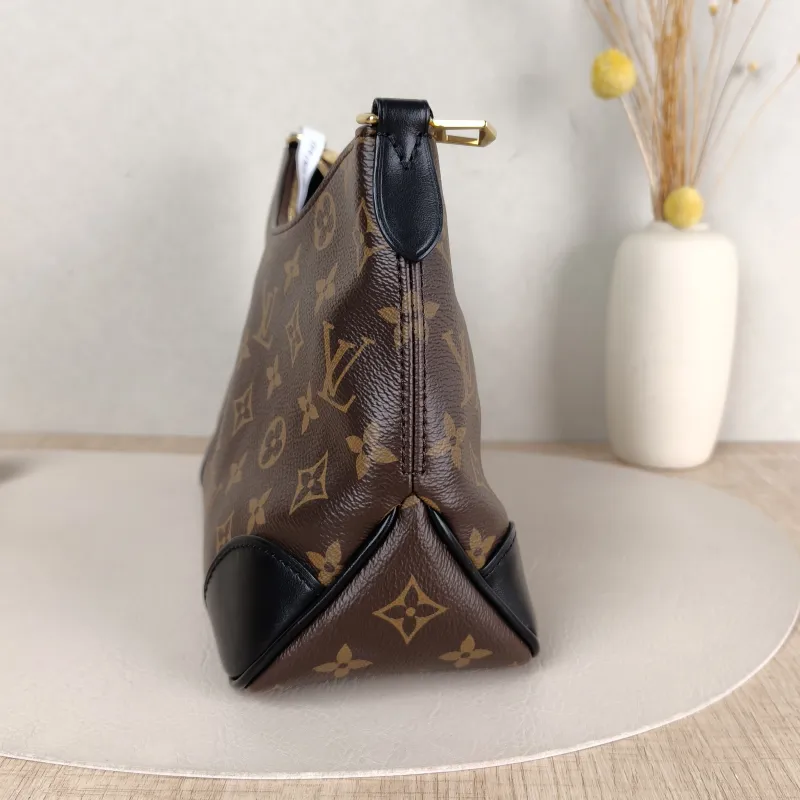 Louis Vuitton Crossbody Bag Boulogne PVC Small 26 × 9.5 × 16 cm — detail view 4 of 10