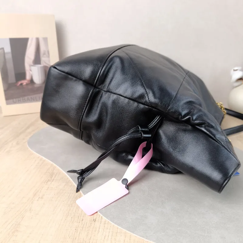 SAINT LAURENT Crossbody Bag JAMIE SHOPPING Shopping Tote Black SL ambskin Medium 35 × 10 × 35 cm — detail view 6 of 10