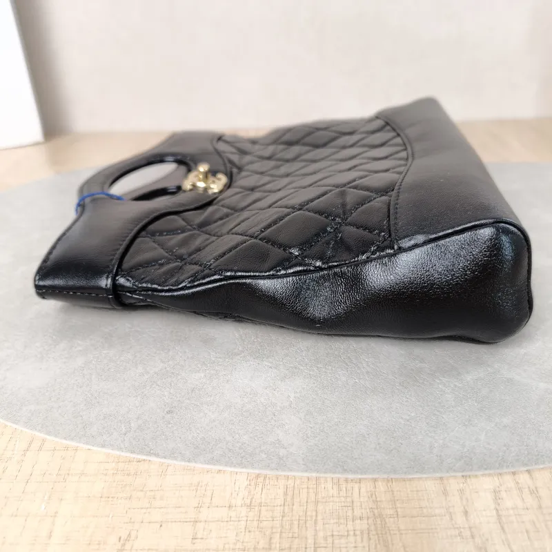 Chanel Crossbody Bag31Bag Black Waxed Leathermini23 × 5.5 × 22 cm — detail view 13 of 15