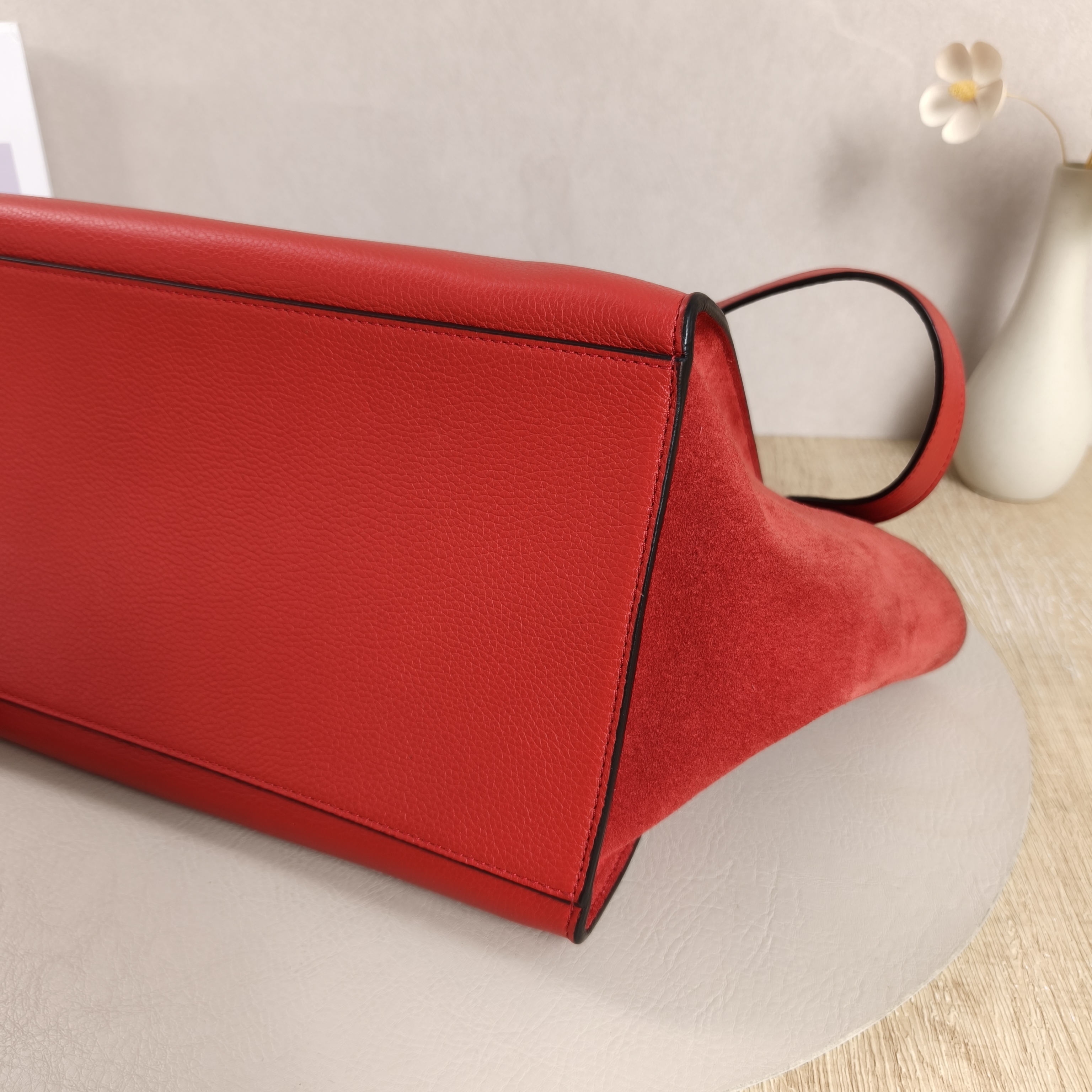 CELINE Shoulder Bag Red Calfskin · Shoulder Strap · 30 × 17 × 22 cm — cover view 8 of 9