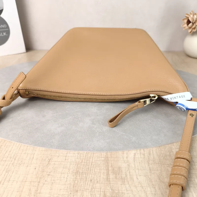 LOEWE Shoulder Bag Hammock hobo Brown Calfskinmini28 × 9.5 × 17 cm — detail view 9 of 12