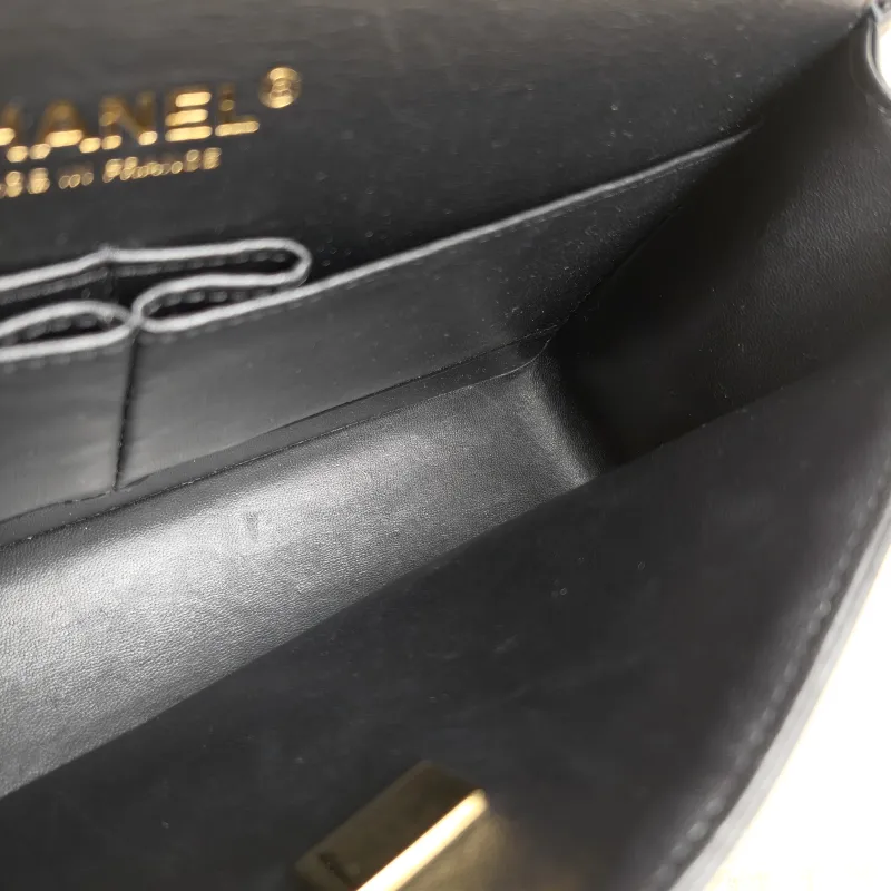 Chanel Crossbody Bag Classic Flap CF Black Lambskin Medium 25.5 × 6.5 × 15.5 cm — detail view 2 of 13