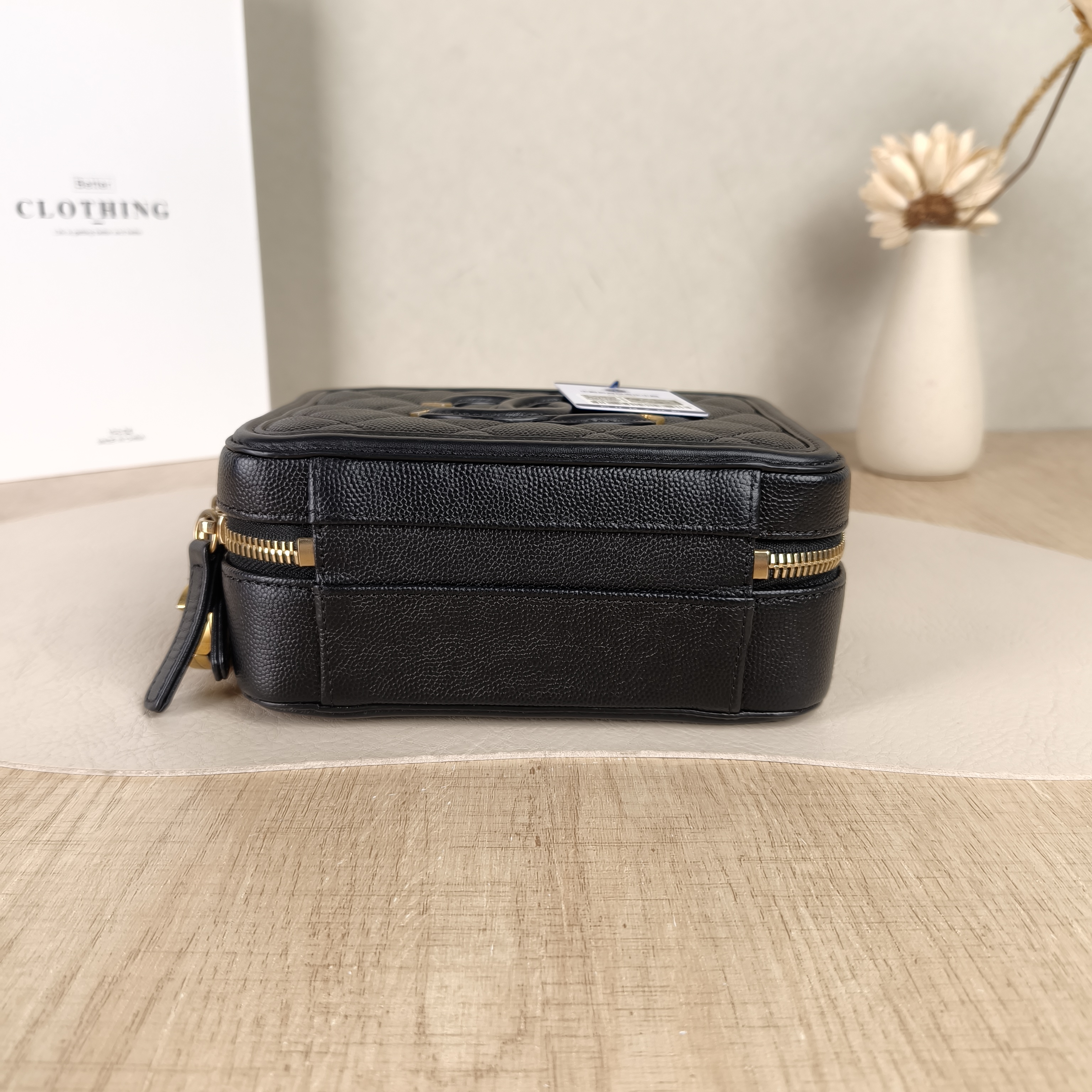 Chanel Crossbody Bag CC Filigree Vanity Cosmetic Bag Black Grained Calfskin Small16 × 7 × 12 cm — cover view 3 of 5