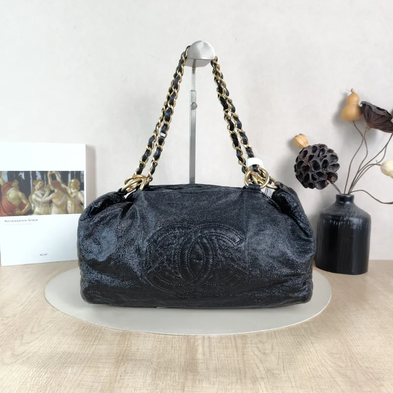 Chanel Shoulder Bag Tote Bag Black Calfskin One Size 32 × 14 × 19 cm 11