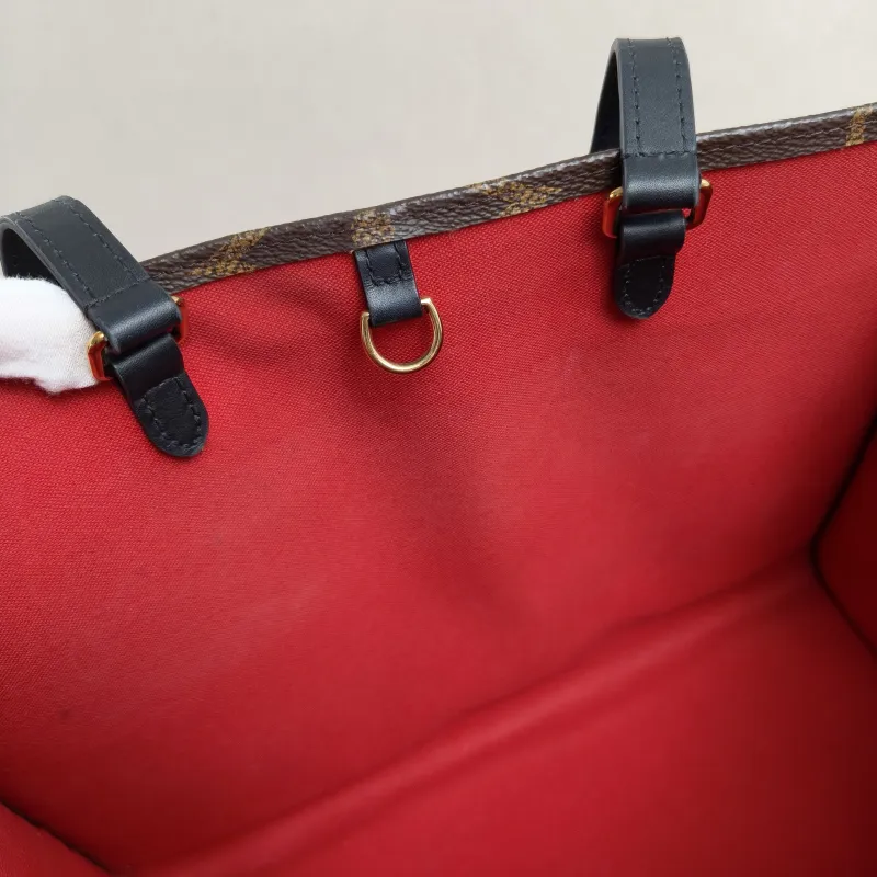 Louis Vuitton Shoulder Bag Onthego Medium Monogram PVC35 × 14 × 27 cm — detail view 9 of 12