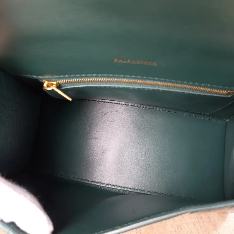 BALENCIAGA Crossbody Bag Hourglass Hourglass Bag Green Calfskin Small23 × 10 × 14 cm — detail view 12 of 14
