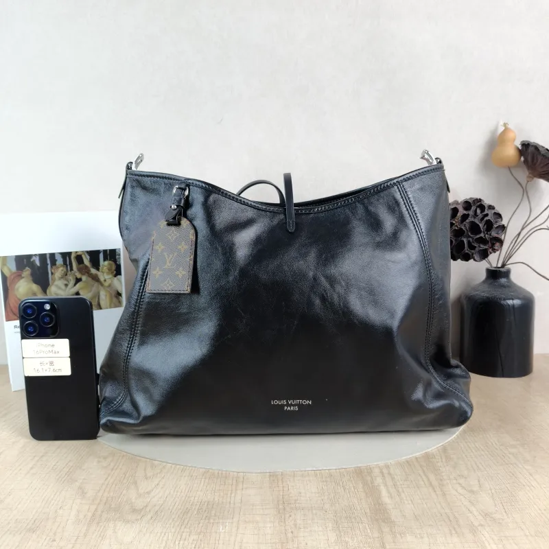 Louis Vuitton Crossbody Bag Carryall Vibe Black SL ambskin Medium 39 × 15 × 30 cm — cover view 5 of 6